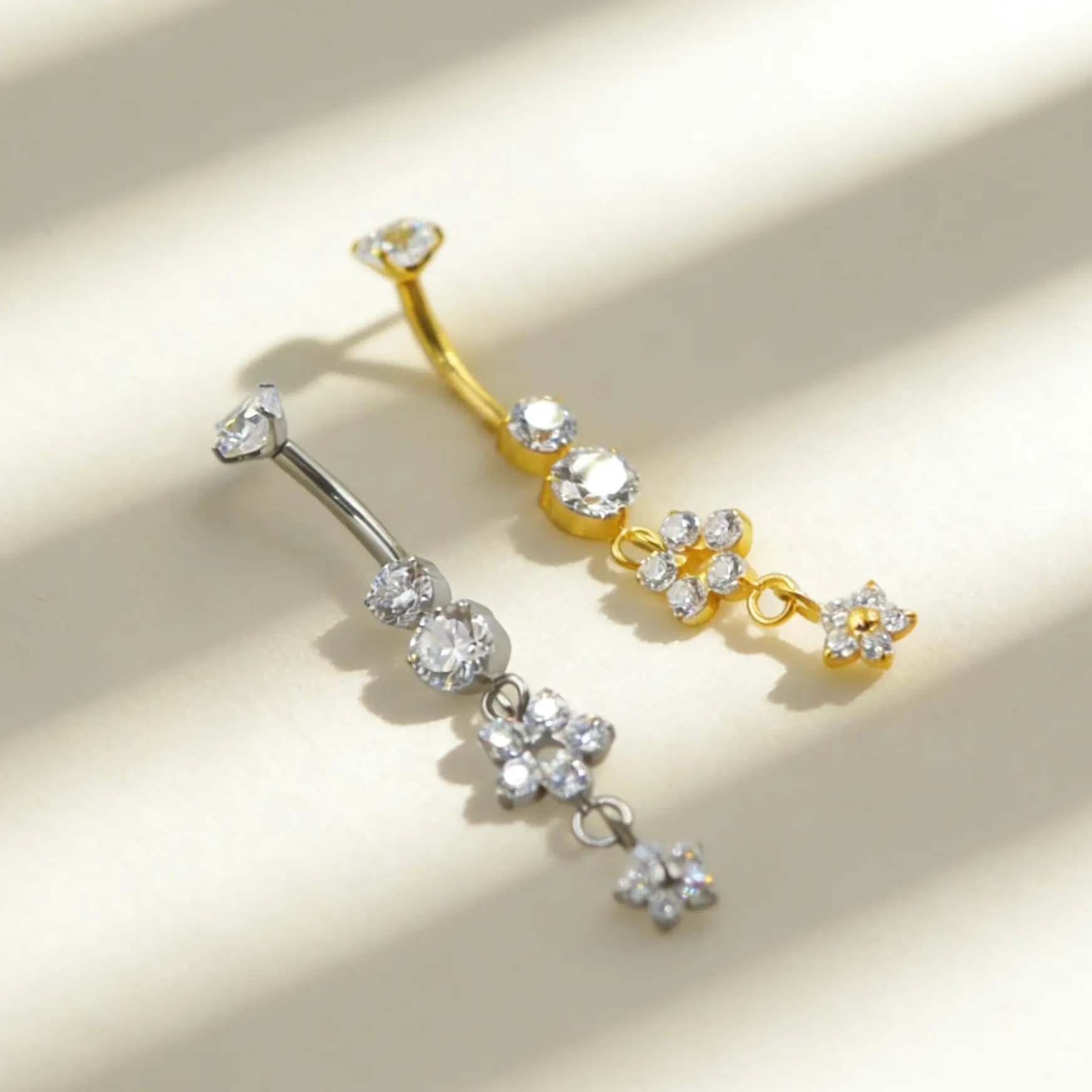 G23 Titanium Flower CZ Belly Ring - Image 1