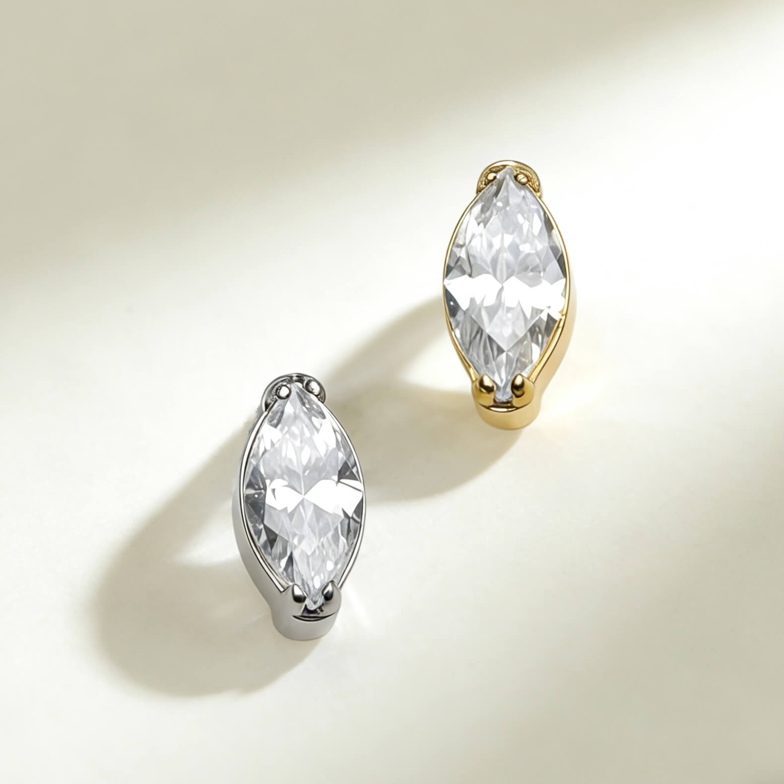 G23 Titanium Marquise CZ Labret Stud - Image 1