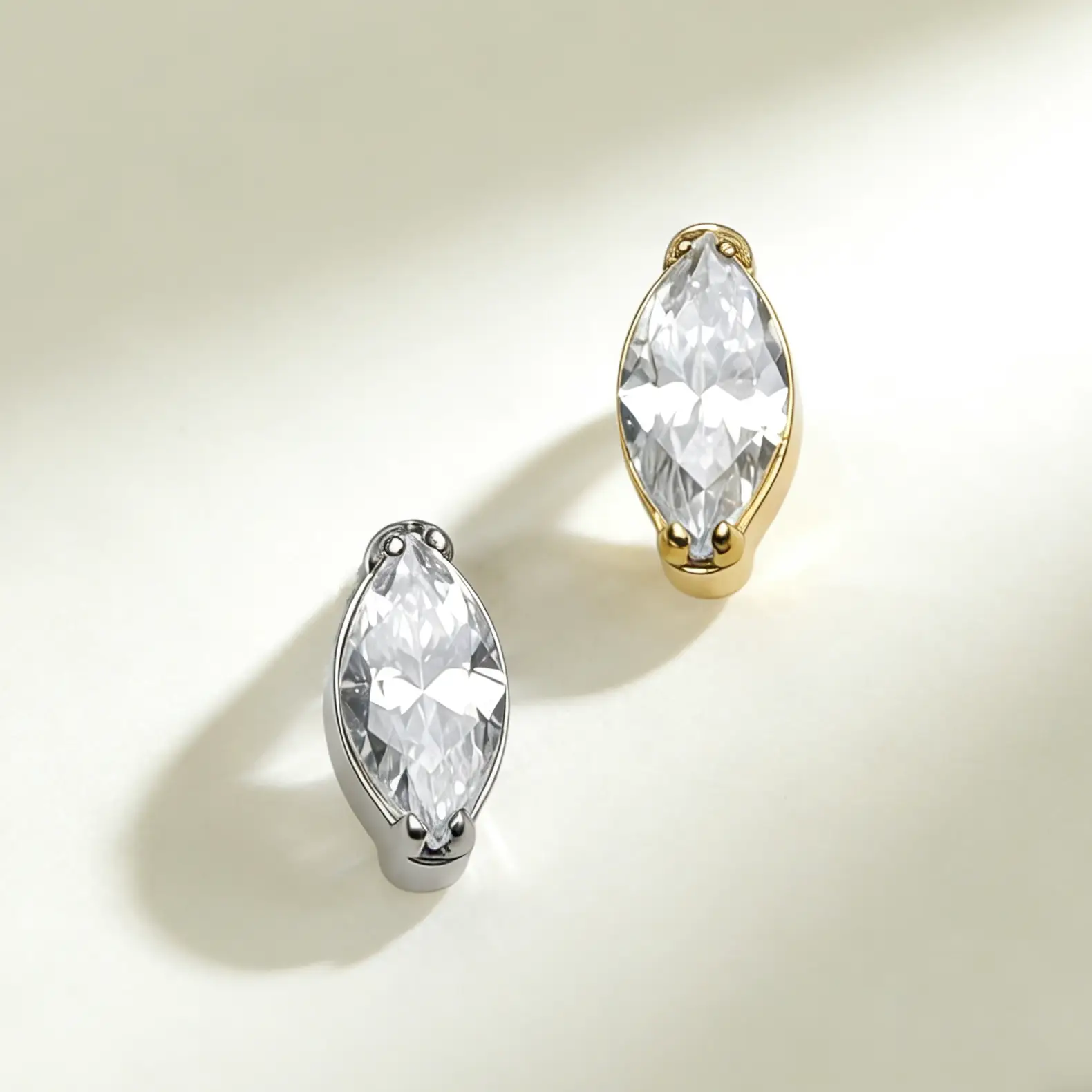 G23 Titanium Marquise CZ Labret Stud - Image 1