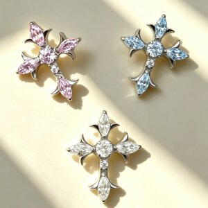 ASTM F136 Titanium Thorn Cross CZ Labret Top