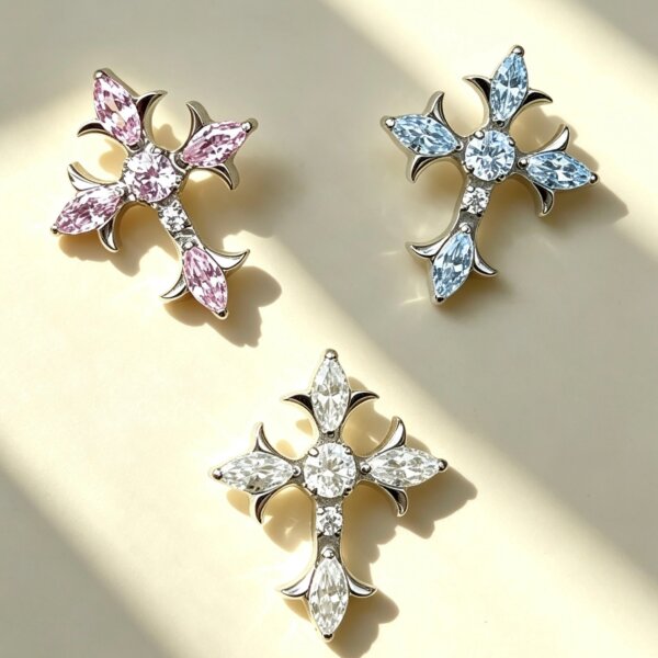 ASTM F136 Titanium Thorn Cross CZ Labret Top