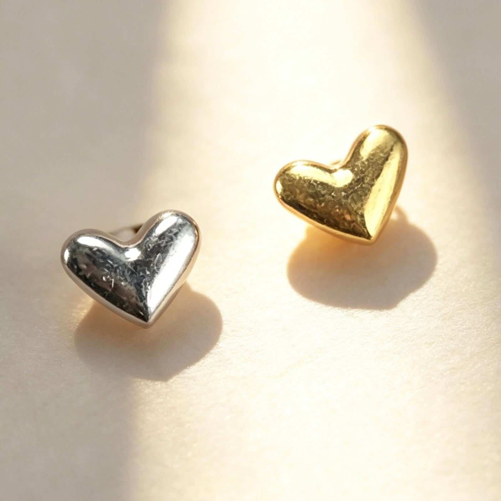 ASTM F136 Titanium Mini Heart Labret Top - Image 1