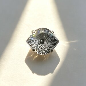ASTM F136 Titanium Devil Eye CZ Labret Top