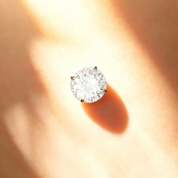 ASTM F136 Titanium Firework Cut Sparkling CZ Tongue Ring Top